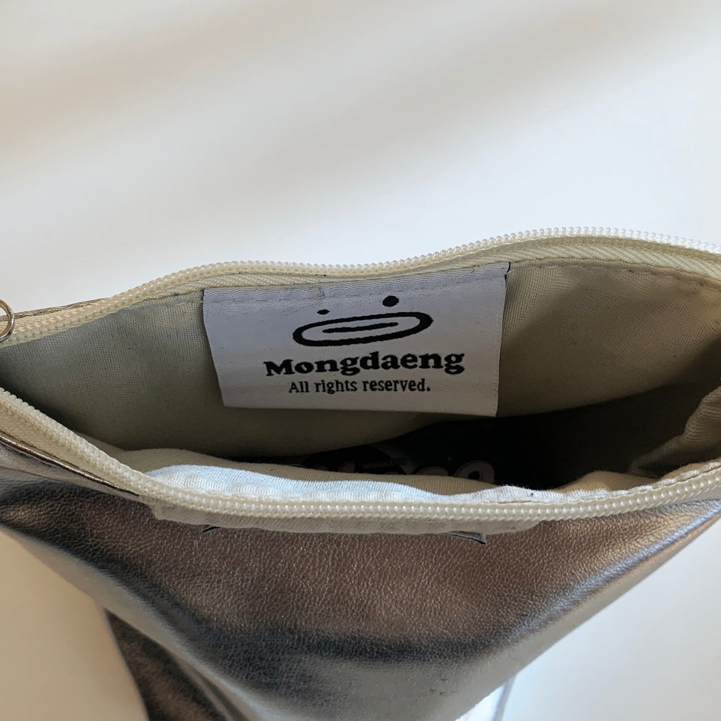 Mongdaeng Chick Silver Pouch (M size) Metalic Soft Silver