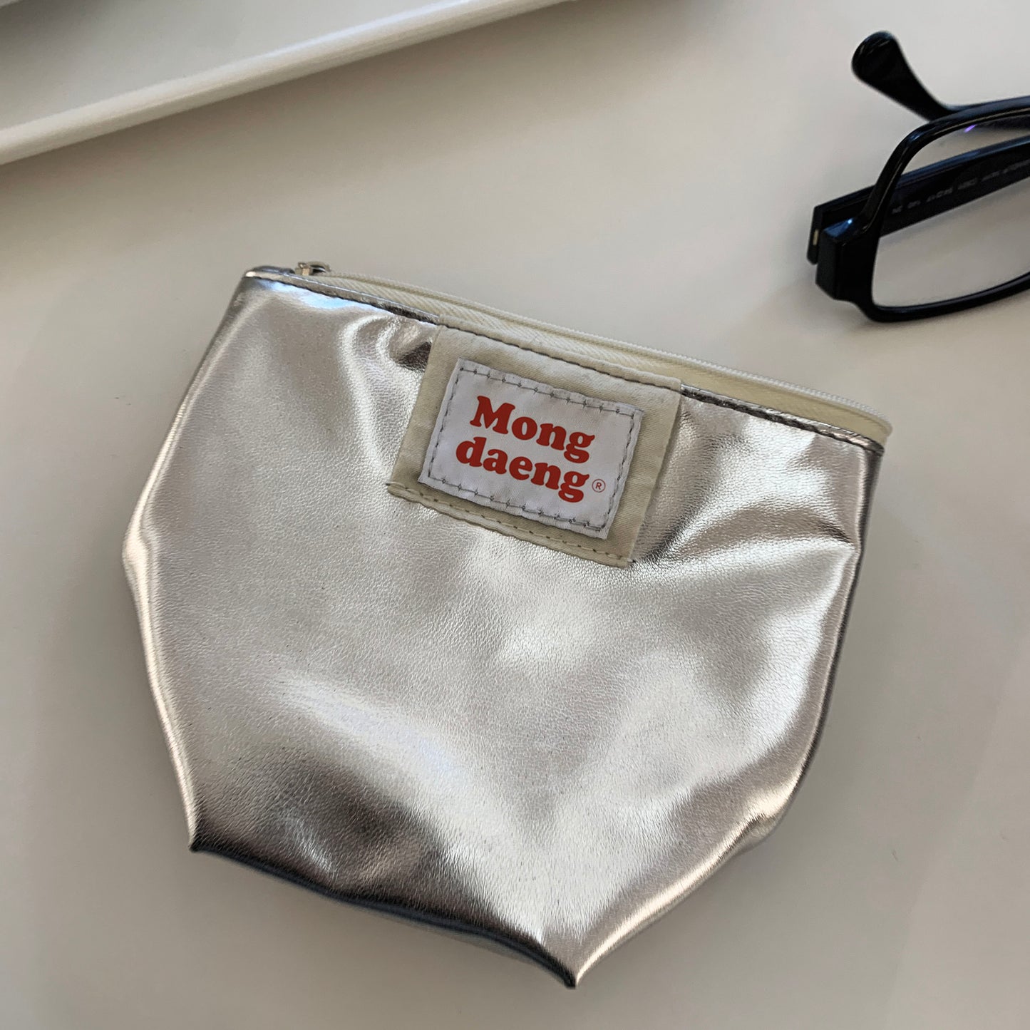 Mongdaeng Chick Silver Pouch (M size) Metalic Soft Silver